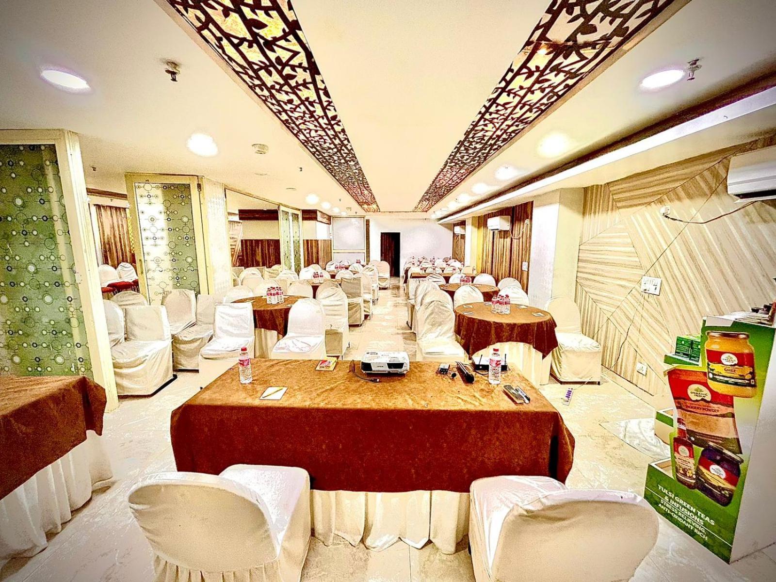 The Tomar Hospitality Hotel New Delhi Exterior photo